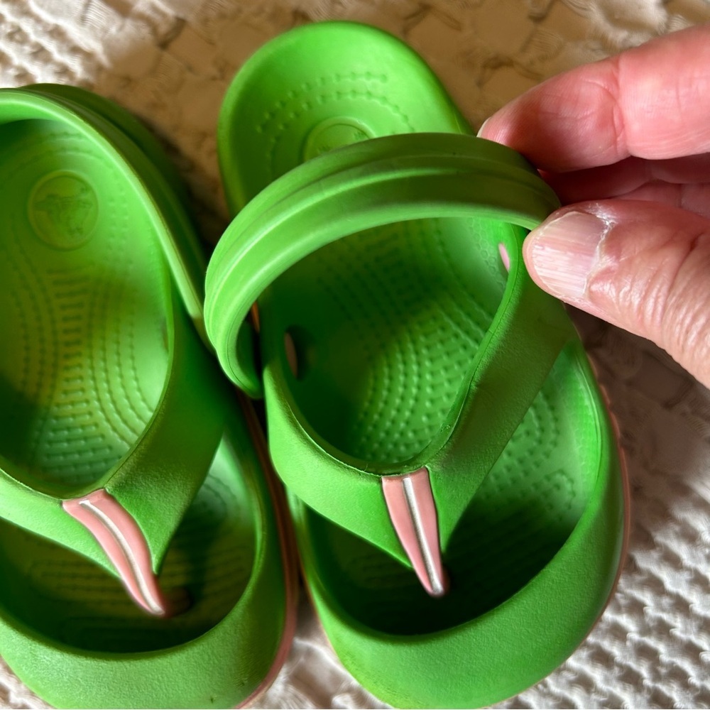 CROCS Maryjane Thong Child’s Sandals. Size 6/7. - Picture 6 of 8